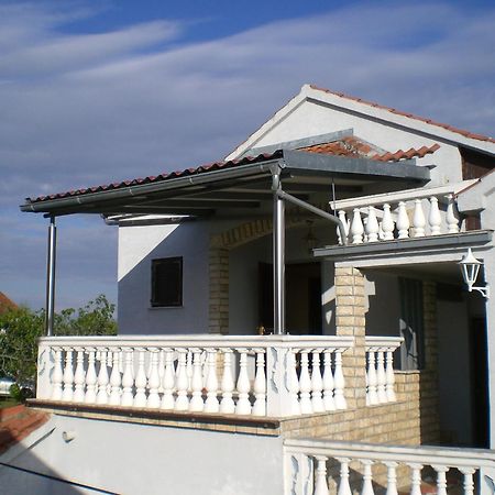 Apartmani Misic Zdrelac Exterior photo
