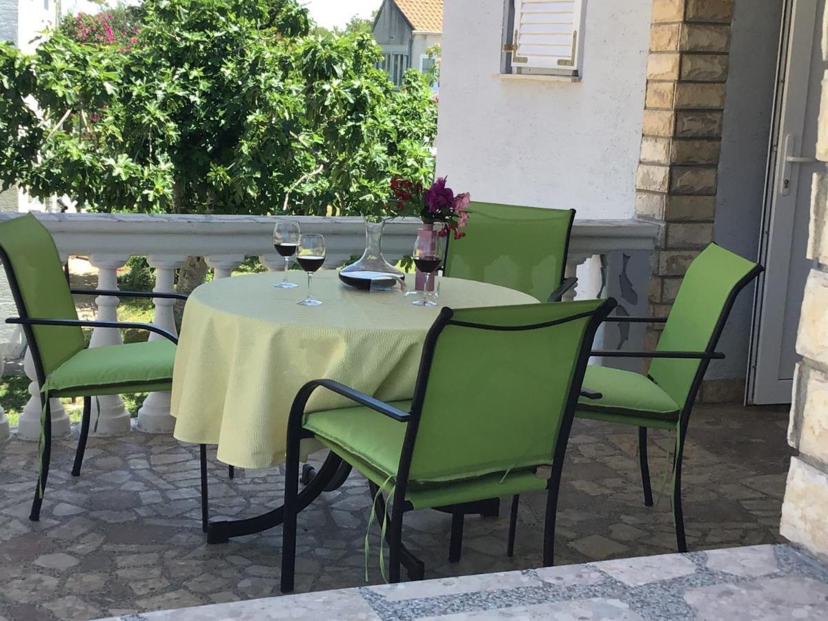 Apartmani Misic Zdrelac Exterior photo
